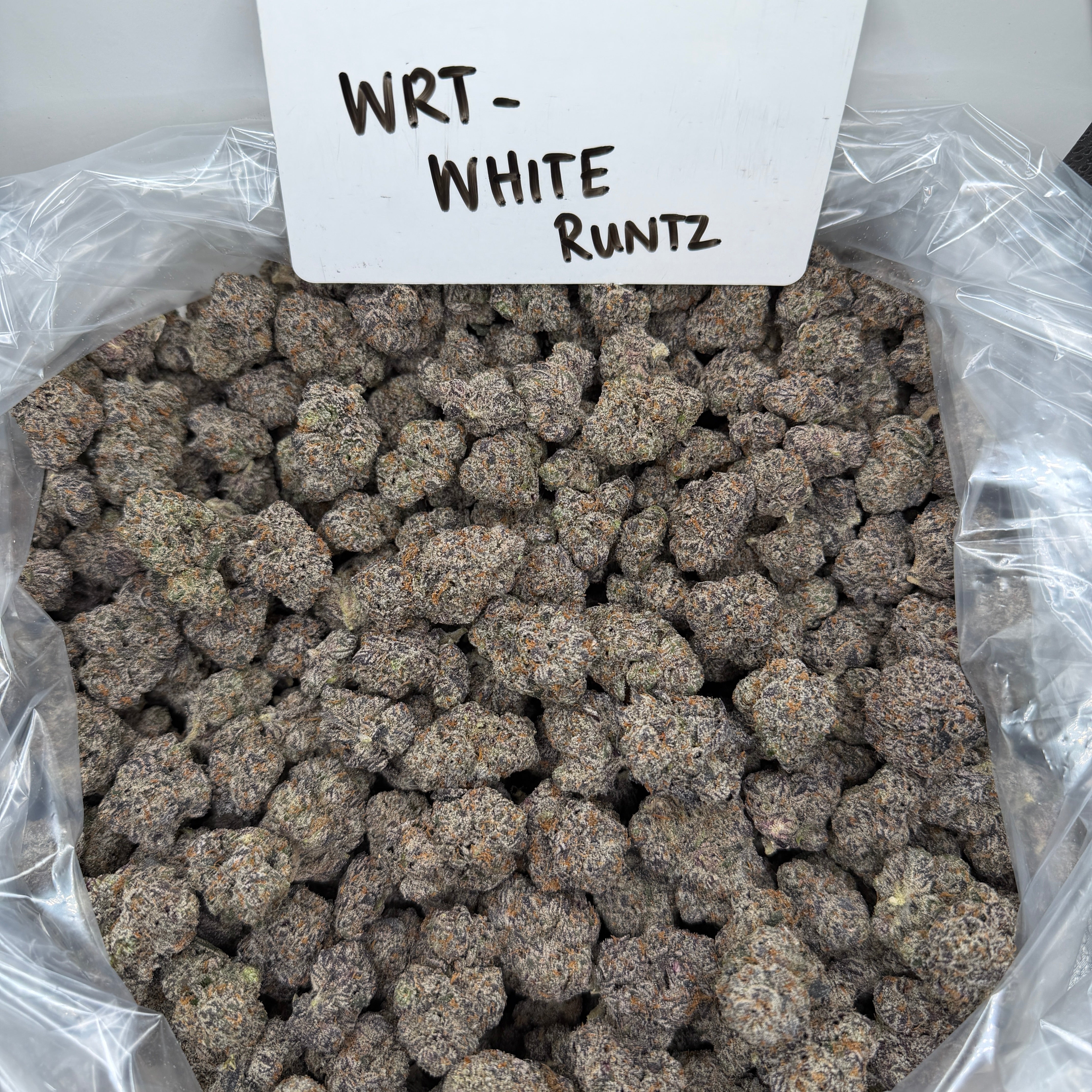 Collection of HEMP FLOWER | WRT White Runtz in a gallery layout