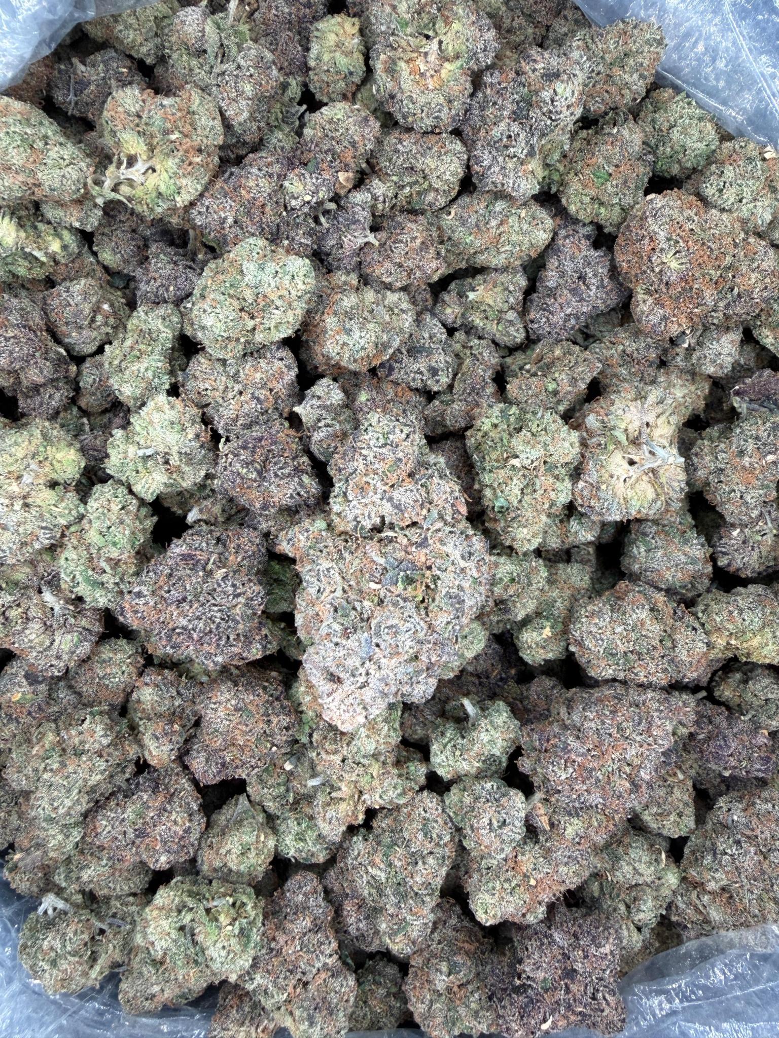 Collection of HEMP FLOWER | Candy Fumez in a gallery layout